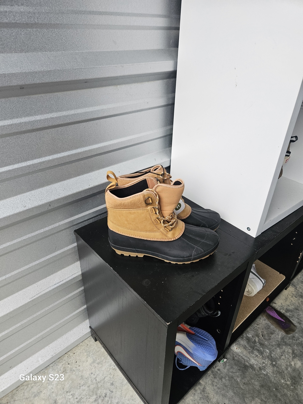 Universal Thread Women’s Size 11 Tan Black Duck Boots Winter Snow Rain NWT